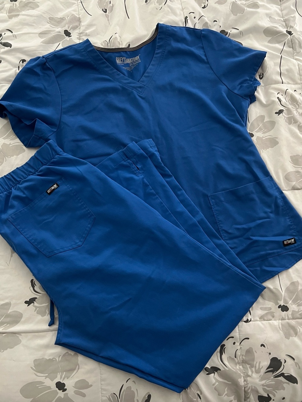 Grey's Anatomy V-Neck Scrub Top and Pants in Royal Blue